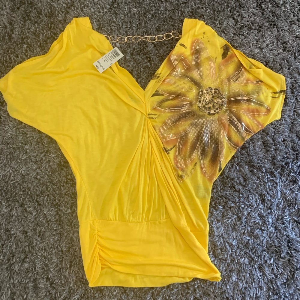 Arden B yellow short sleeved top